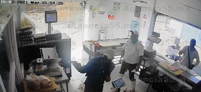 La delincuencia imparable en Tuxtla Gutiérrez, de nueva cuenta asaltan a mano armada la Carnicería Frailesca de la Colonia Pomarrosa.