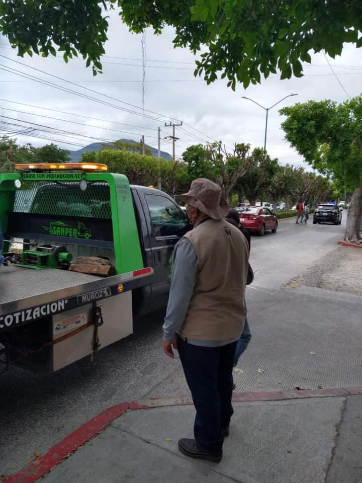 Secretaría de Movilidad y Transporte desacata Amparo y confunde el servicio de Uber con el de #taxi, realiza decomisos ilegales