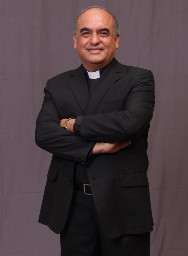 Por abusos sexuales en contra de sus religiosas, de mujeres laicas y de menores, el Vaticano expulsa a Salvador Valadez.