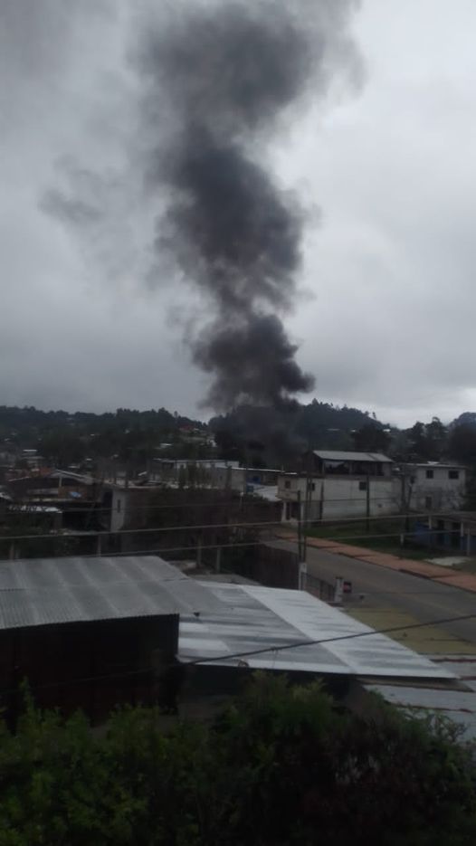 Reportan enfrentamientos y quema de casas en Oxchuc.