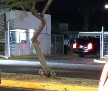 Gran contingente de patrullas acompañó al Ciudadano Compañero Presidente Andrés Manuel López Obrador al Hotel Holiday Inn Tuxtla Gutierrez, mucha seguridad.