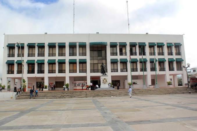 Continúan obligando a trabajar a los burócratas de Ayuntamiento Tuxtla Gutiérrez