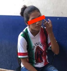 Detienen a chica, identificada como miembro de la Banda Los Charales, la aseguraron cuando robaba un minisúper en San José Progreso, Simojovel.
