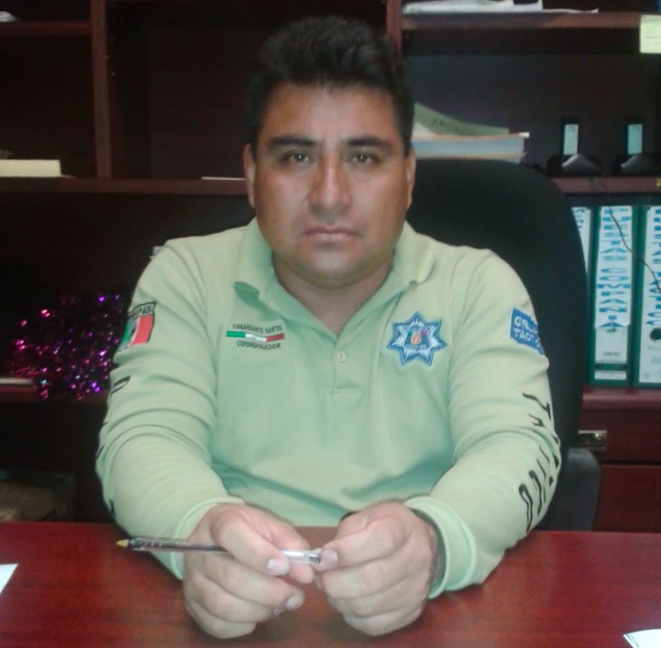 Policías nuevamente piden la destitución del Secretario Alexis Zuart por los vínculos con el Comandante Santos