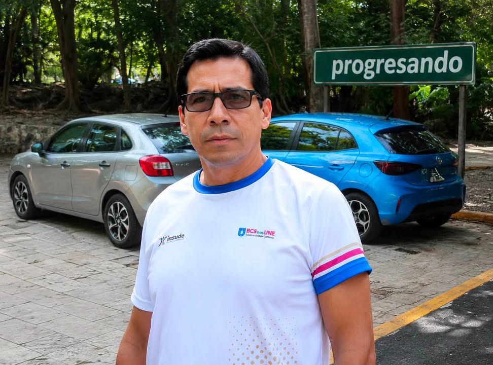 Denuncian abandono del Parque del Oriente y cuestionan vehículo de director del Indetux